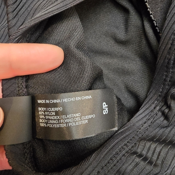 Hurley Women's Small Stretch One Piece Black Swimsuit - Picture 6 of 8